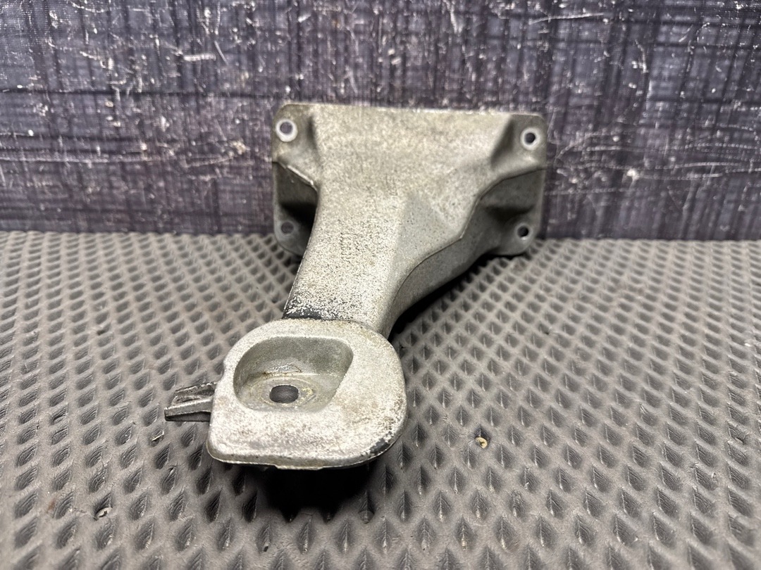 Кронштейн двигателя, 1794 рублей, Красноярск