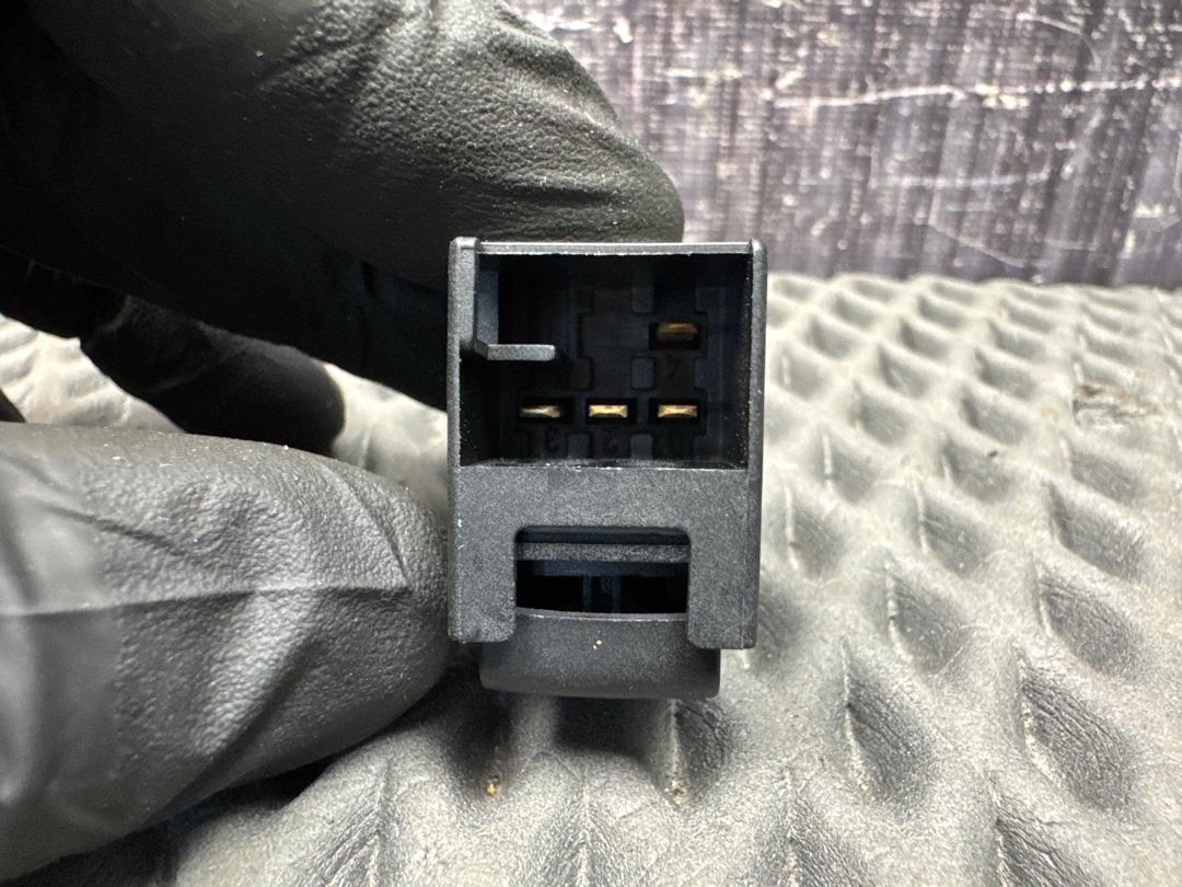 Кнопка стеклоподъемника, 350 рублей, Красноярск