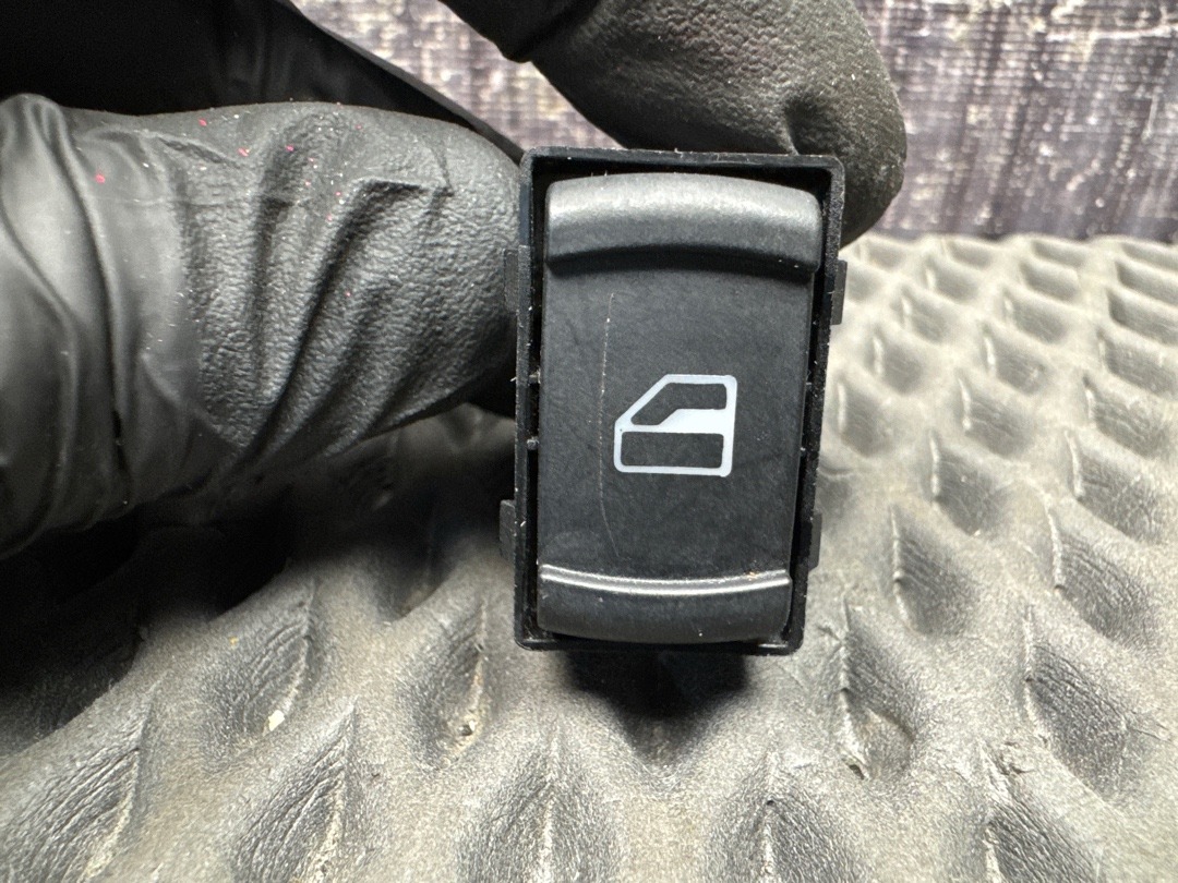 Кнопка стеклоподъемника, 350 рублей, Красноярск