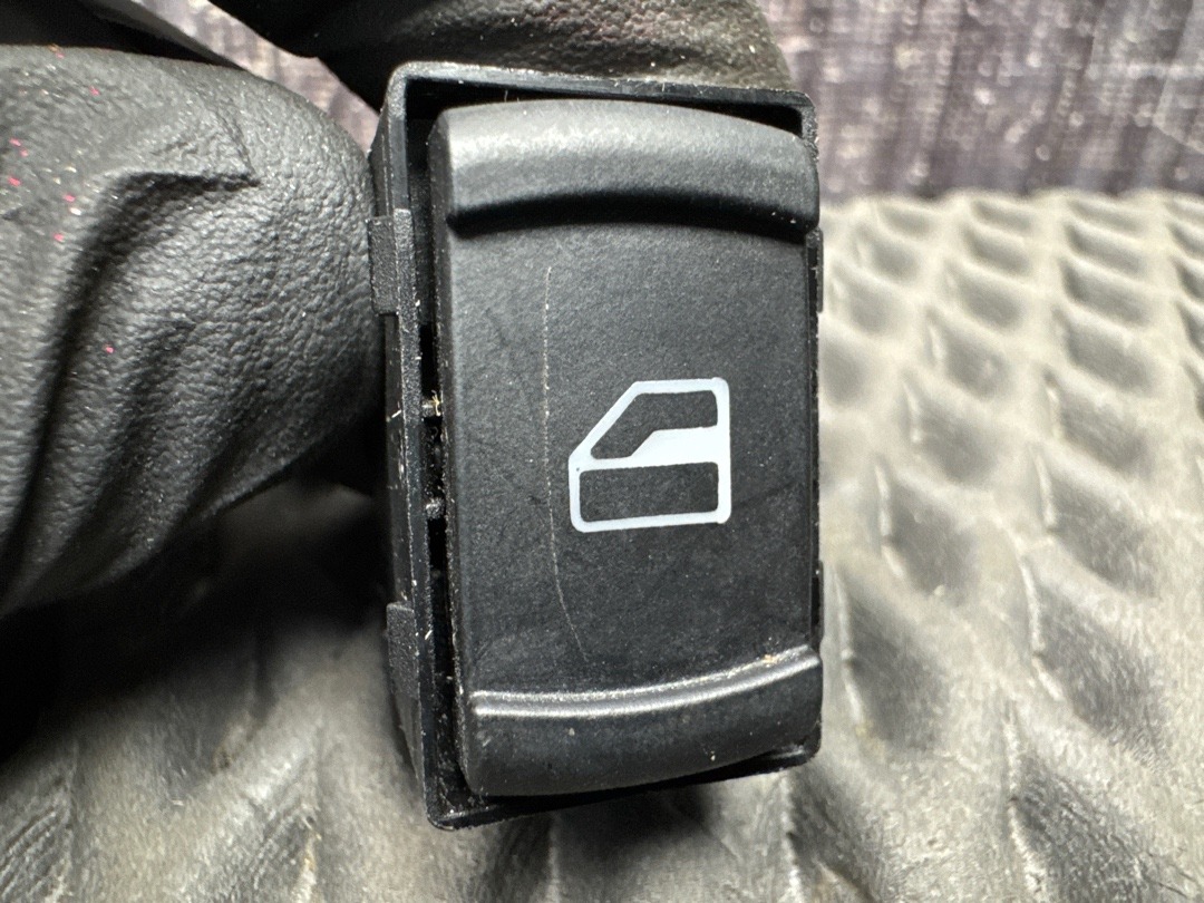 Кнопка стеклоподъемника, 350 рублей, Красноярск