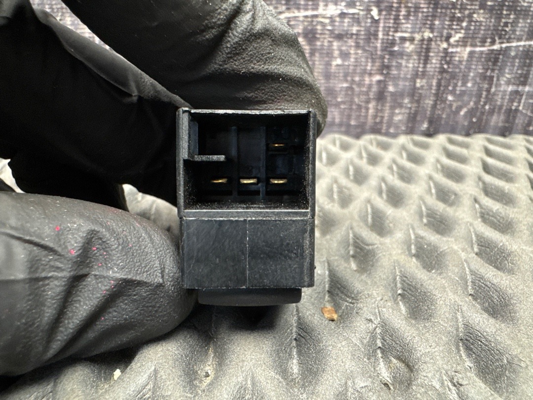 Кнопка стеклоподъемника, 350 рублей, Красноярск