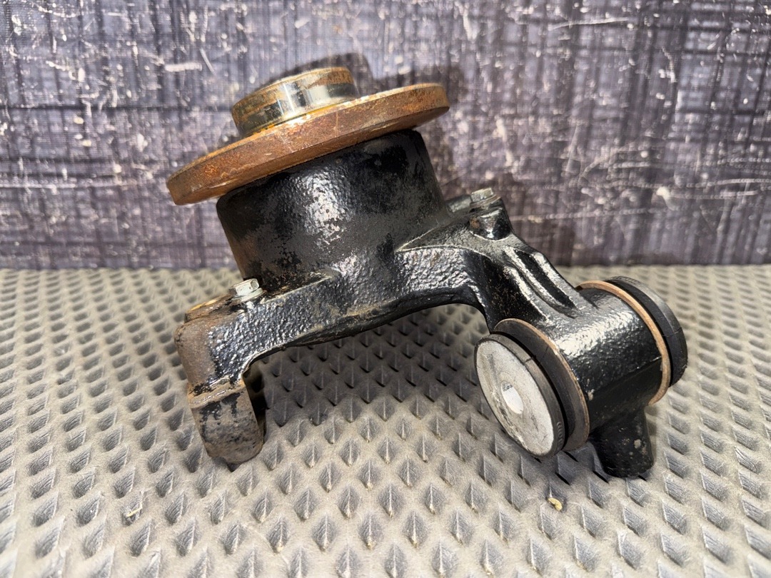 Поворотный кулак, 3880 рублей, Красноярск