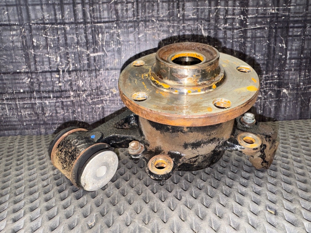 Поворотный кулак, 3880 рублей, Красноярск