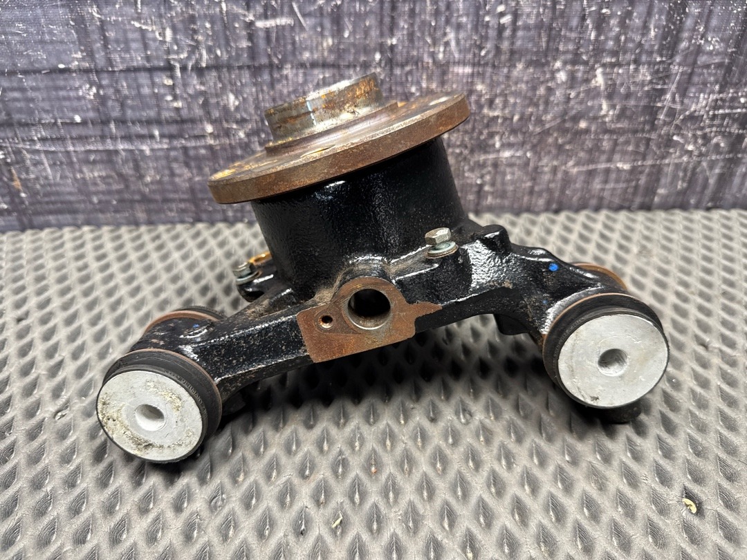 Поворотный кулак, 3880 рублей, Красноярск