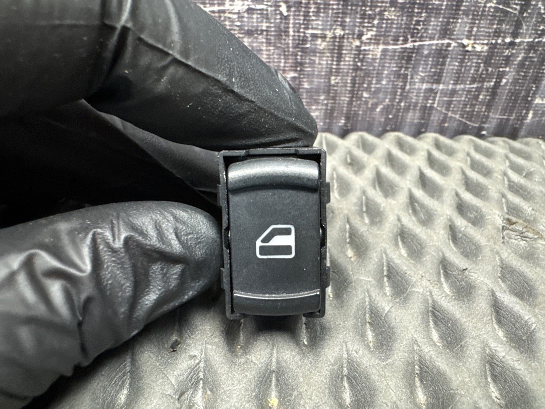 Кнопка стеклоподъемника, 350 рублей, Красноярск