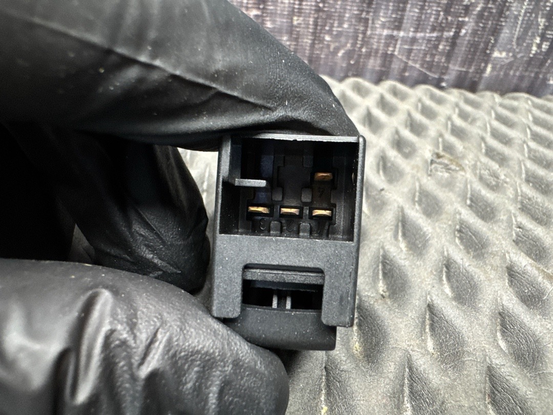 Кнопка стеклоподъемника, 350 рублей, Красноярск