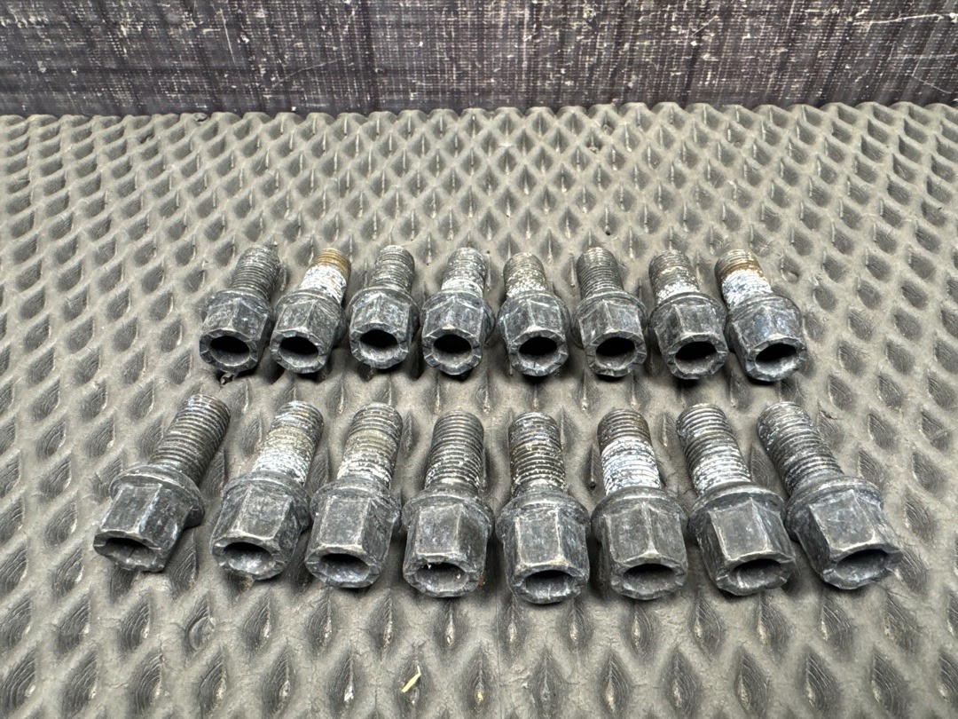 Комплект колесных болтов, 1200 рублей, Красноярск