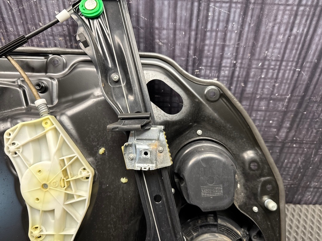 Стеклоподъемник, 2860 рублей, Красноярск