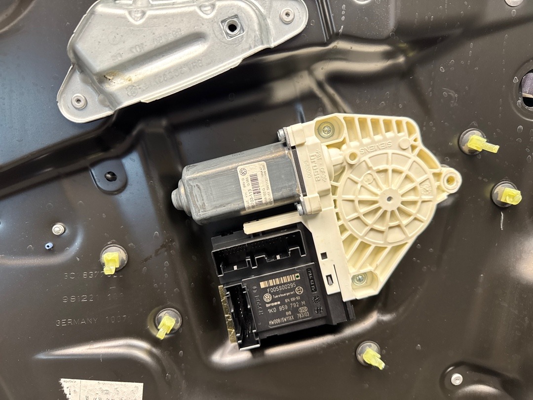 Стеклоподъемник, 2860 рублей, Красноярск