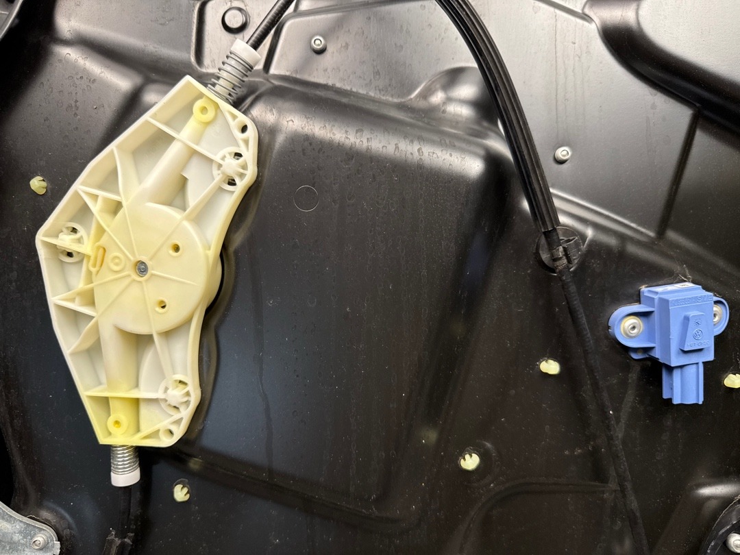 Стеклоподъемник, 2860 рублей, Красноярск