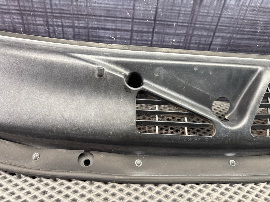 Решетка под лобовое стекло, 2020 рублей, Красноярск