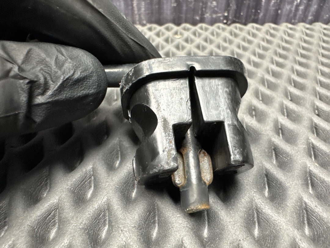 Упор капота, 640 рублей, Красноярск