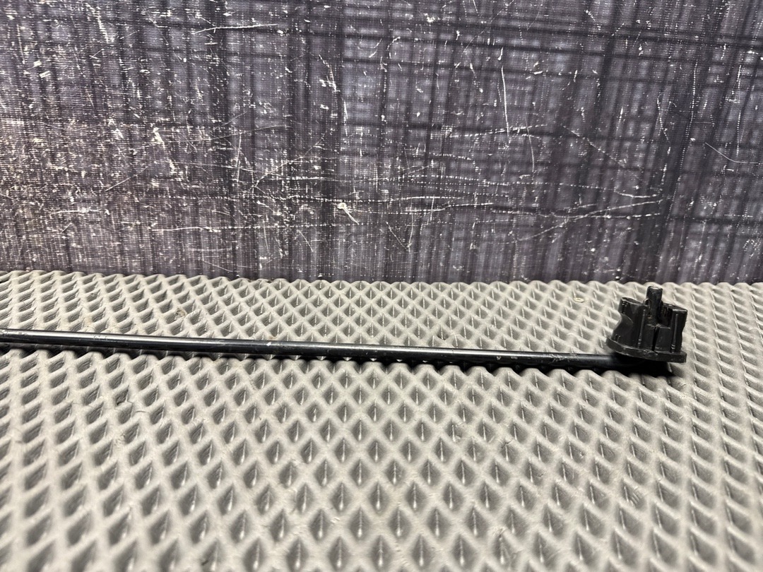 Упор капота, 640 рублей, Красноярск