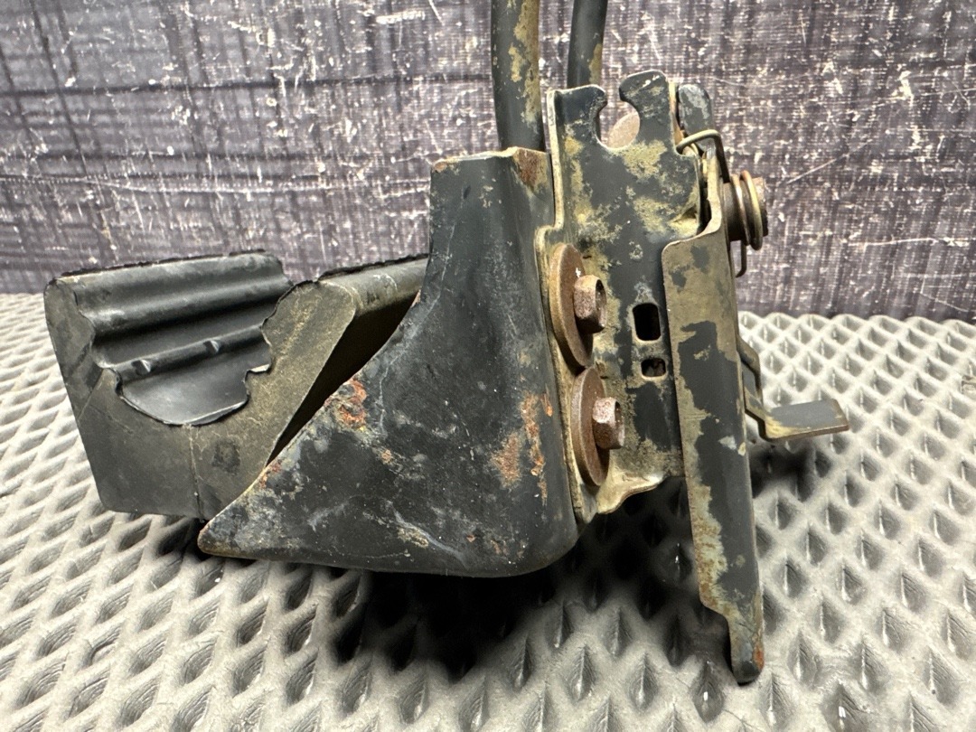 Замок капота, 1820 рублей, Красноярск