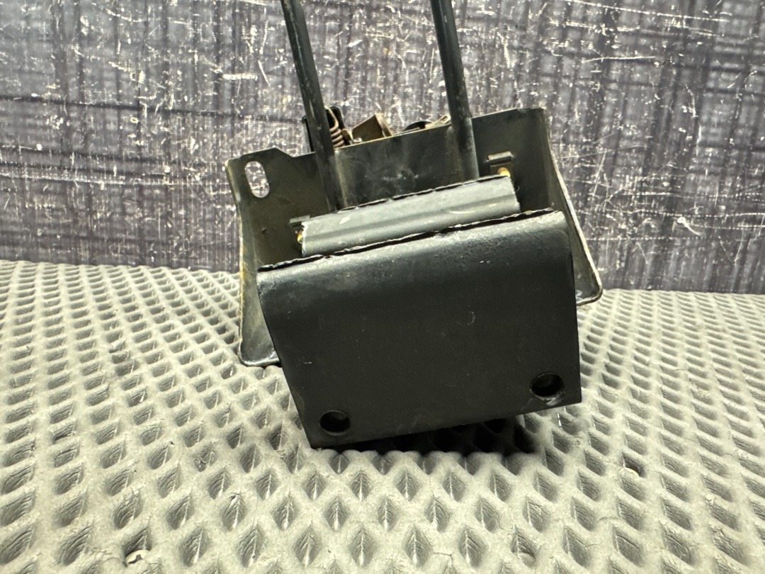 Замок капота, 1820 рублей, Красноярск