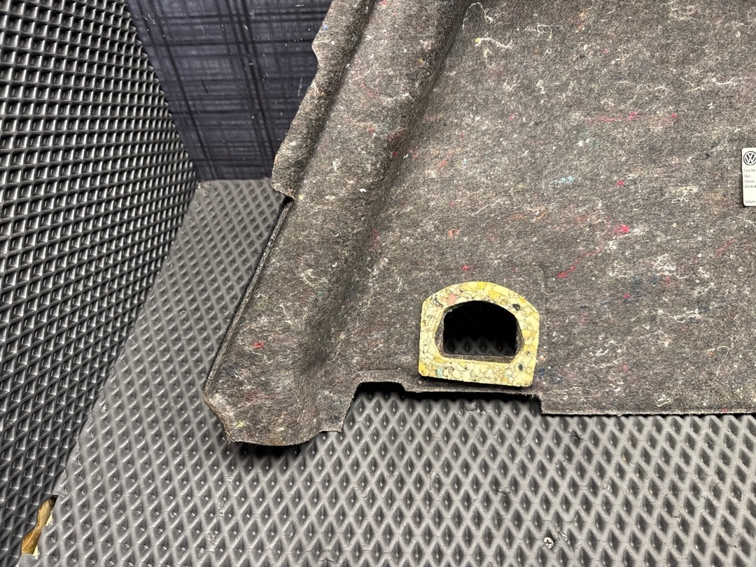 Обшивка багажника, 1920 рублей, Красноярск