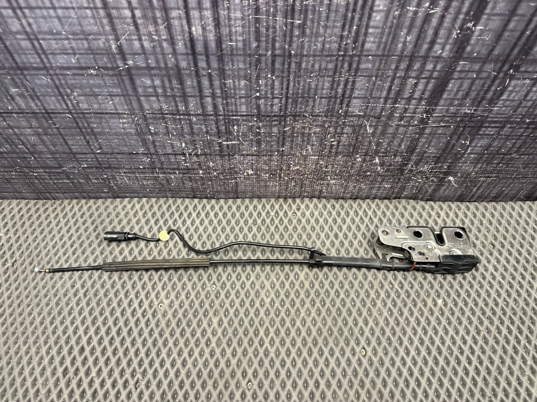 Замок капота, 1630 рублей, Красноярск