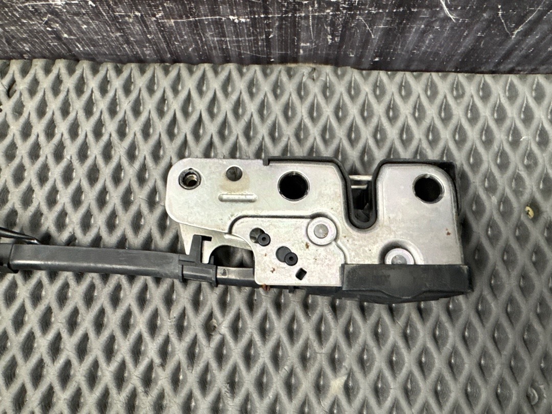 Замок капота, 1630 рублей, Красноярск