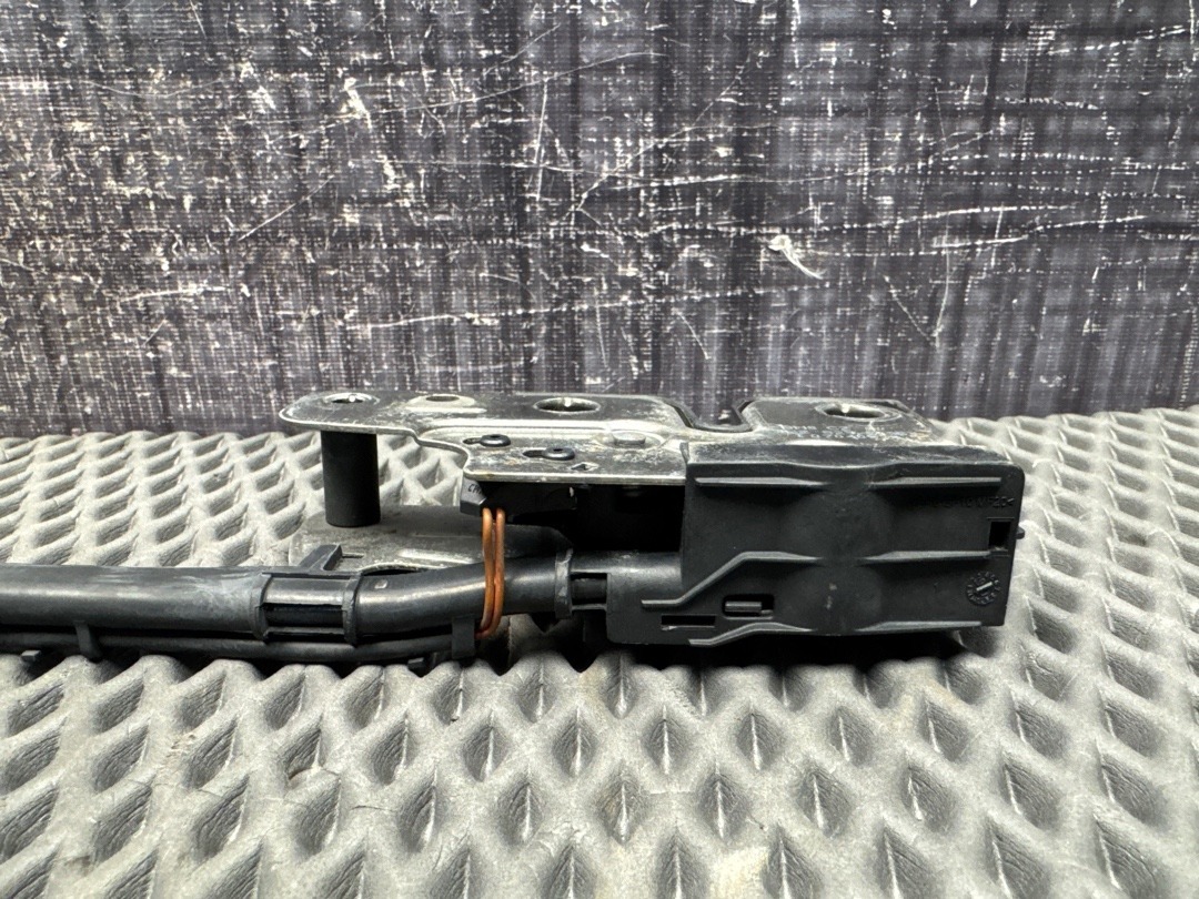 Замок капота, 1630 рублей, Красноярск