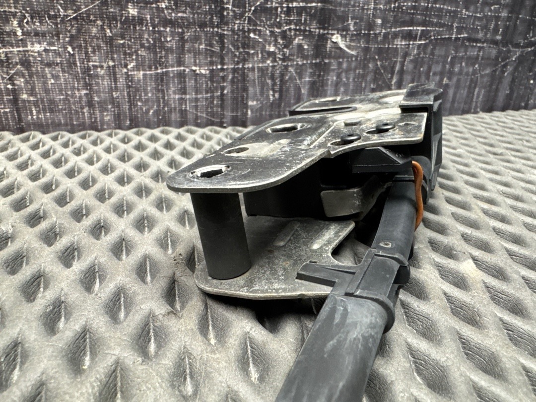 Замок капота, 1630 рублей, Красноярск