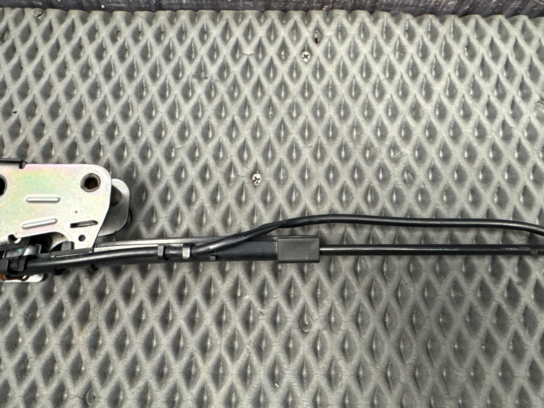 Замок капота, 1630 рублей, Красноярск