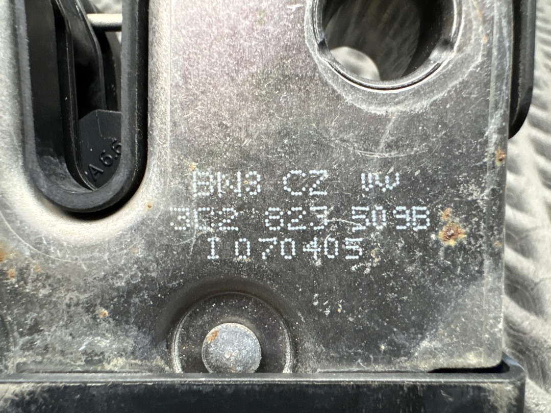 Замок капота, 1630 рублей, Красноярск