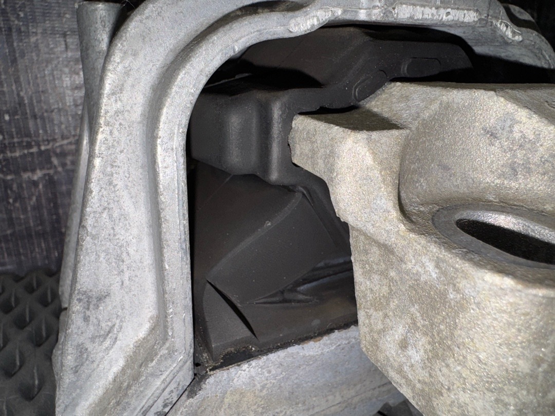 Подушка двигателя, 3730 рублей, Красноярск