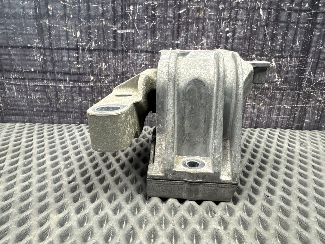 Подушка двигателя, 3730 рублей, Красноярск