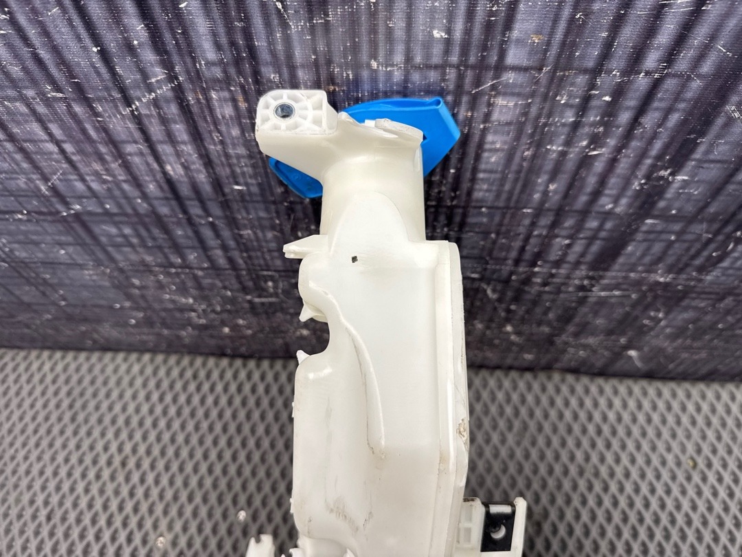 Бачок омывателя, 3370 рублей, Красноярск