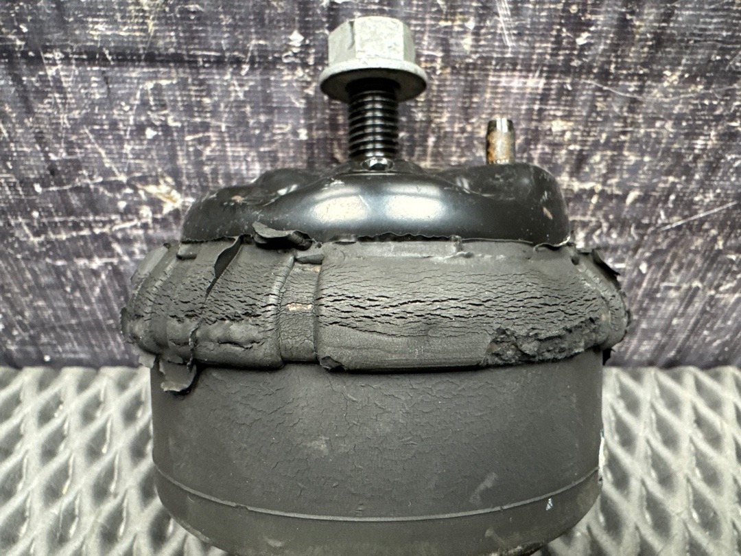 Подушка двигателя, 6860 рублей, Красноярск