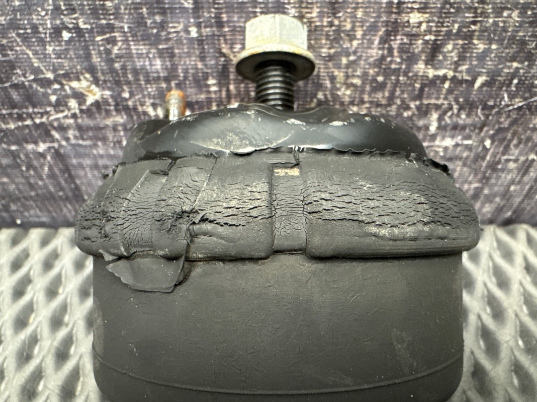 Подушка двигателя, 6860 рублей, Красноярск