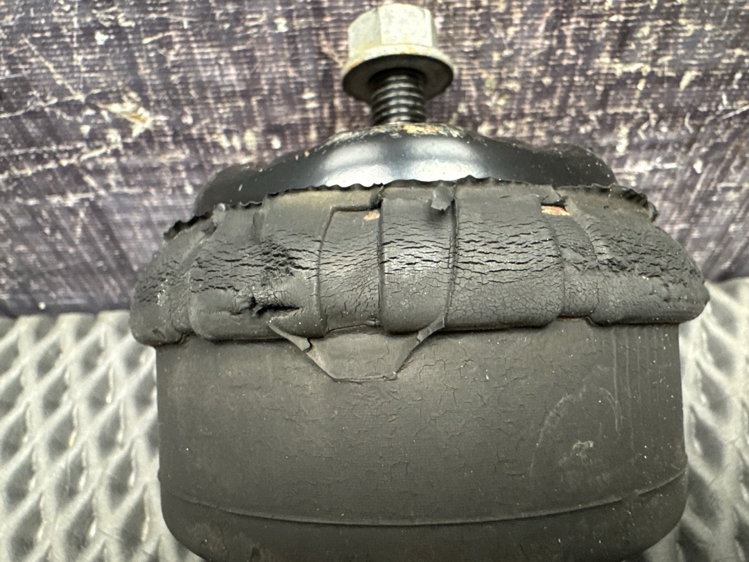 Подушка двигателя, 6860 рублей, Красноярск