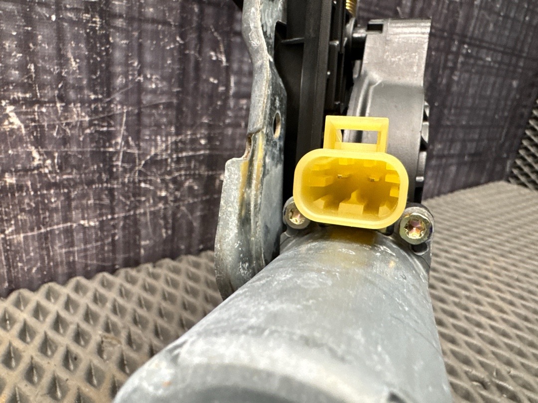 Стеклоподъемник, 3640 рублей, Красноярск