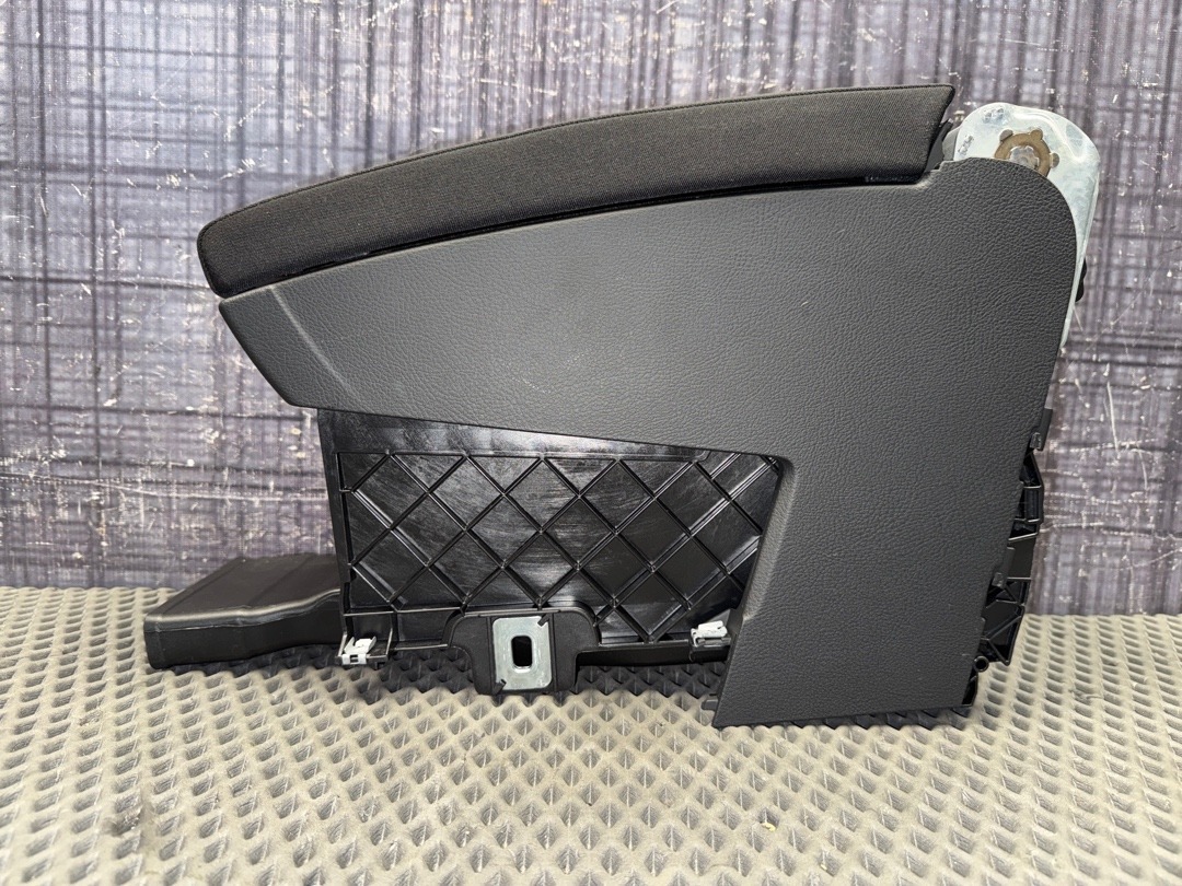 Подлокотник, 4210 рублей, Красноярск