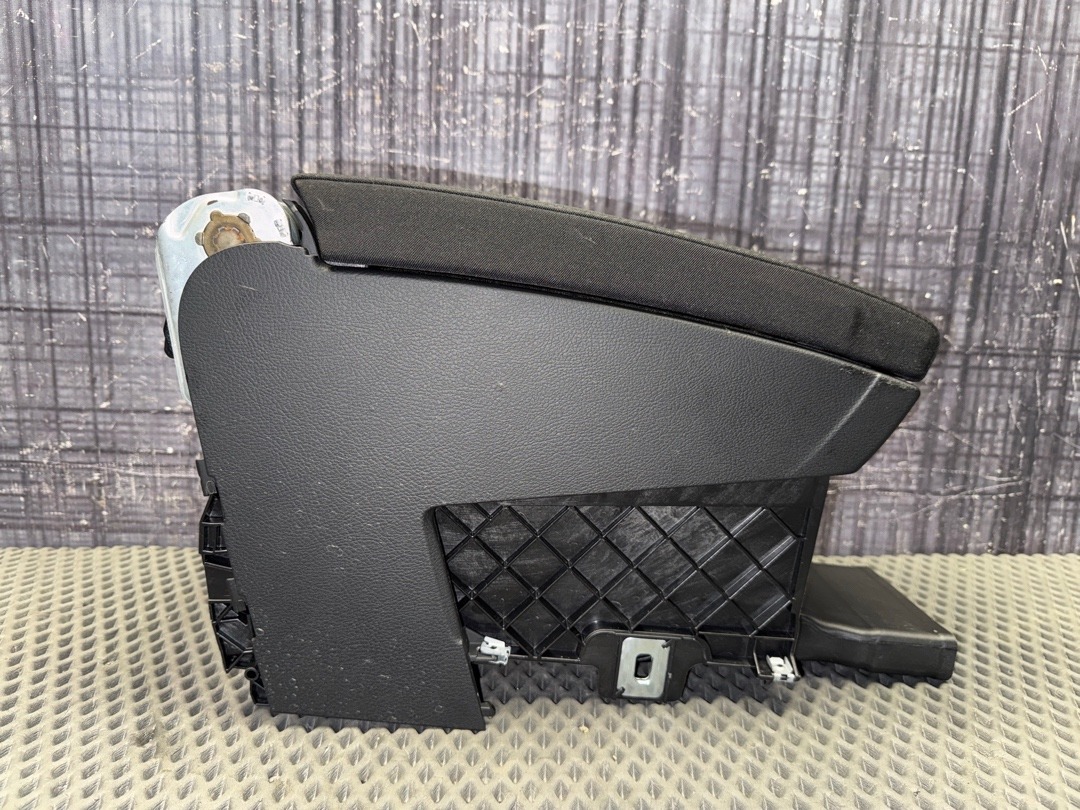 Подлокотник, 4210 рублей, Красноярск