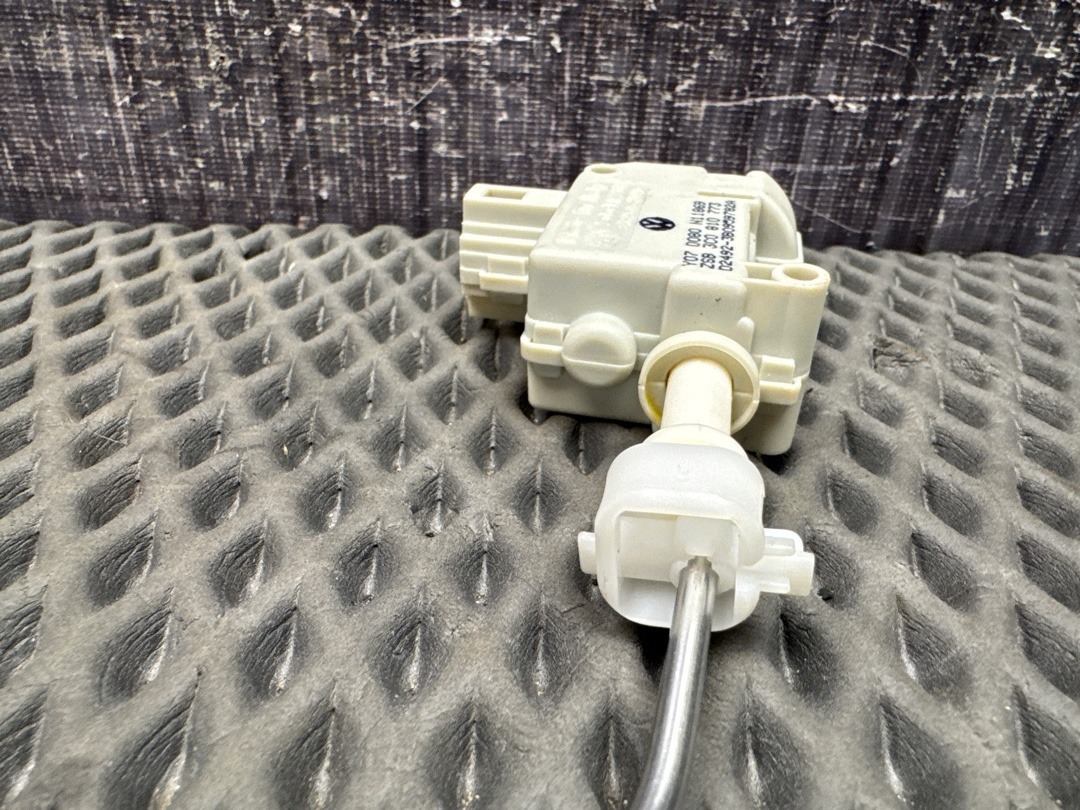 Замок лючка бензобака, 1420 рублей, Красноярск