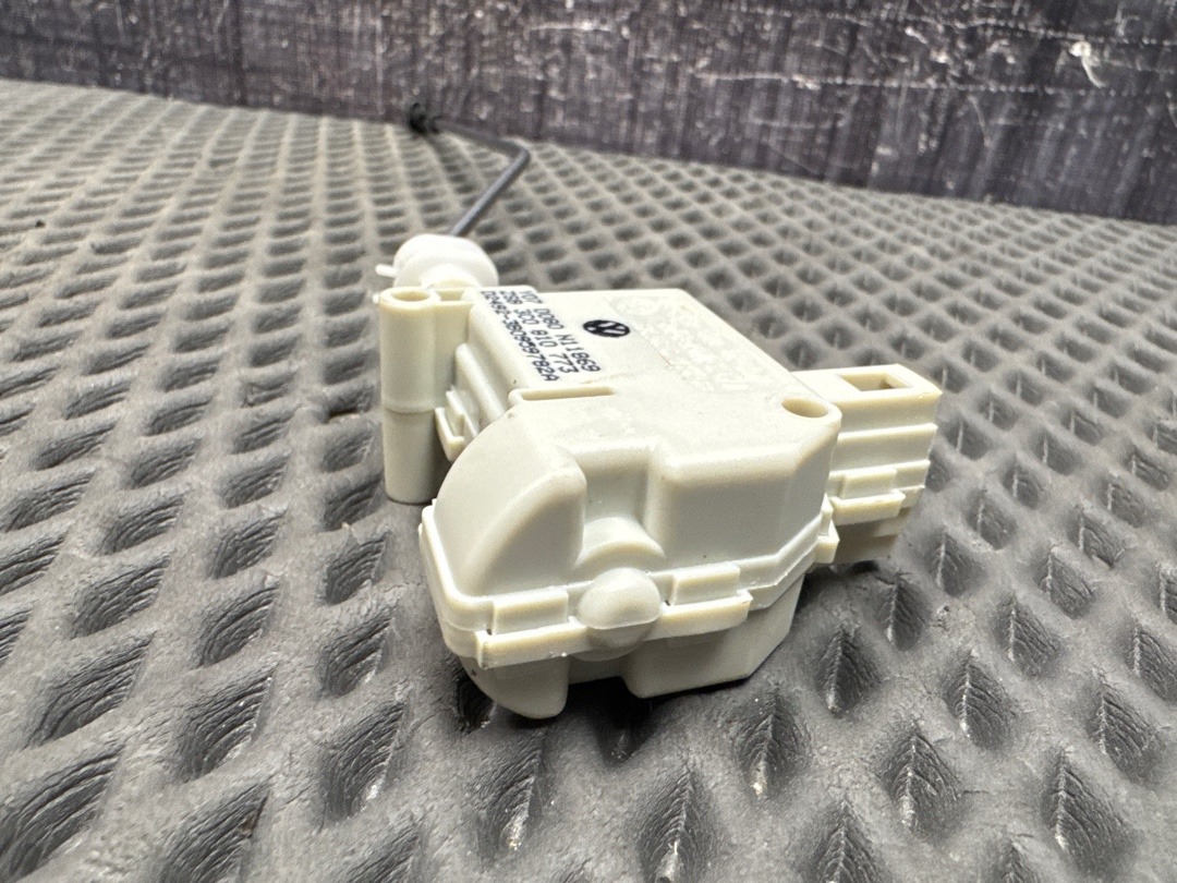 Замок лючка бензобака, 1420 рублей, Красноярск