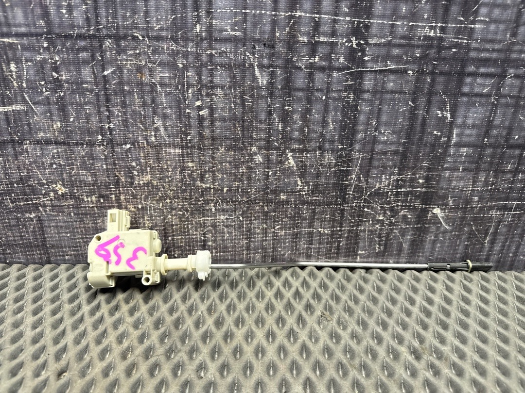 Замок лючка бензобака, 1420 рублей, Красноярск