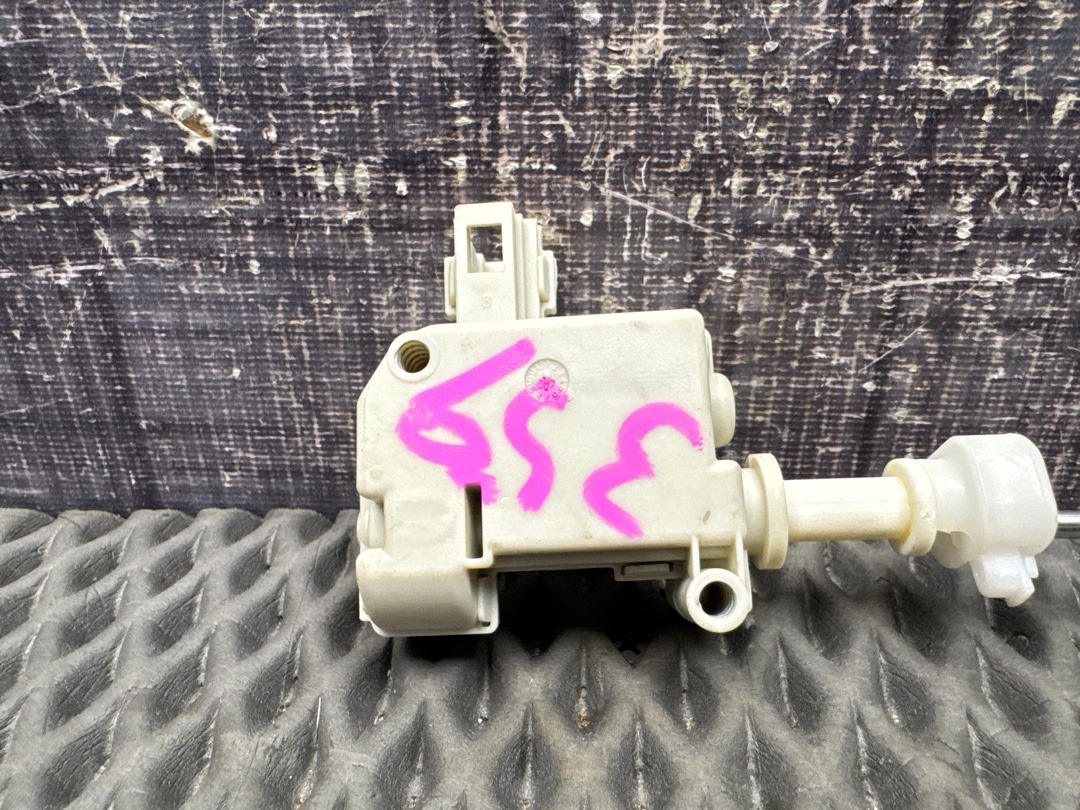 Замок лючка бензобака, 1420 рублей, Красноярск