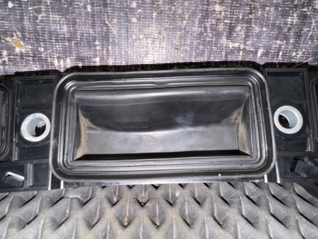 Кнопка открывания багажника, 3610 рублей, Красноярск