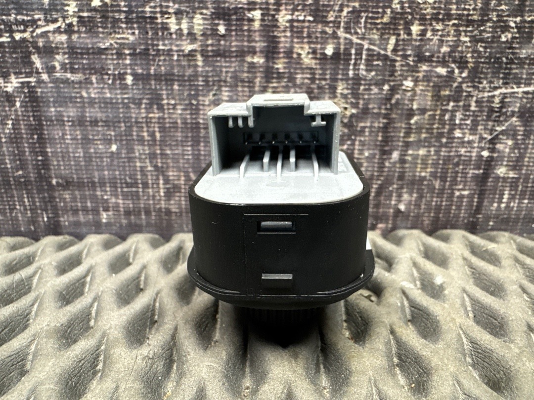 Кнопка регулировки зеркал, 1270 рублей, Красноярск