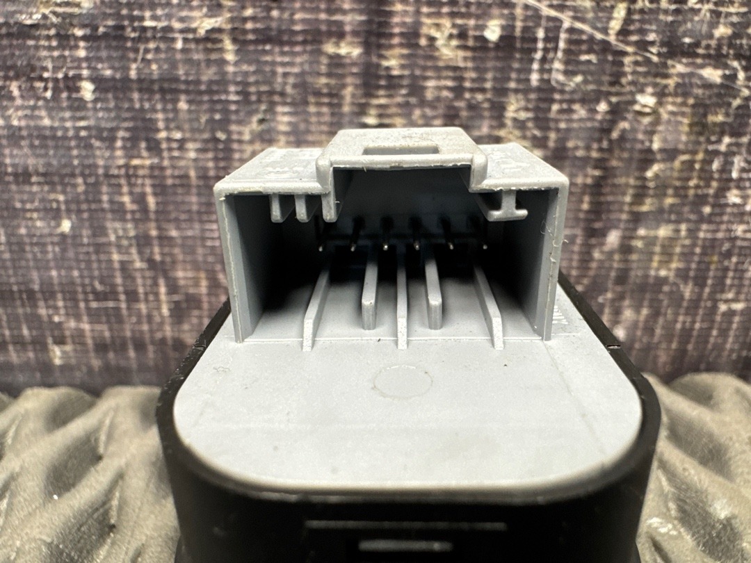 Кнопка регулировки зеркал, 1270 рублей, Красноярск