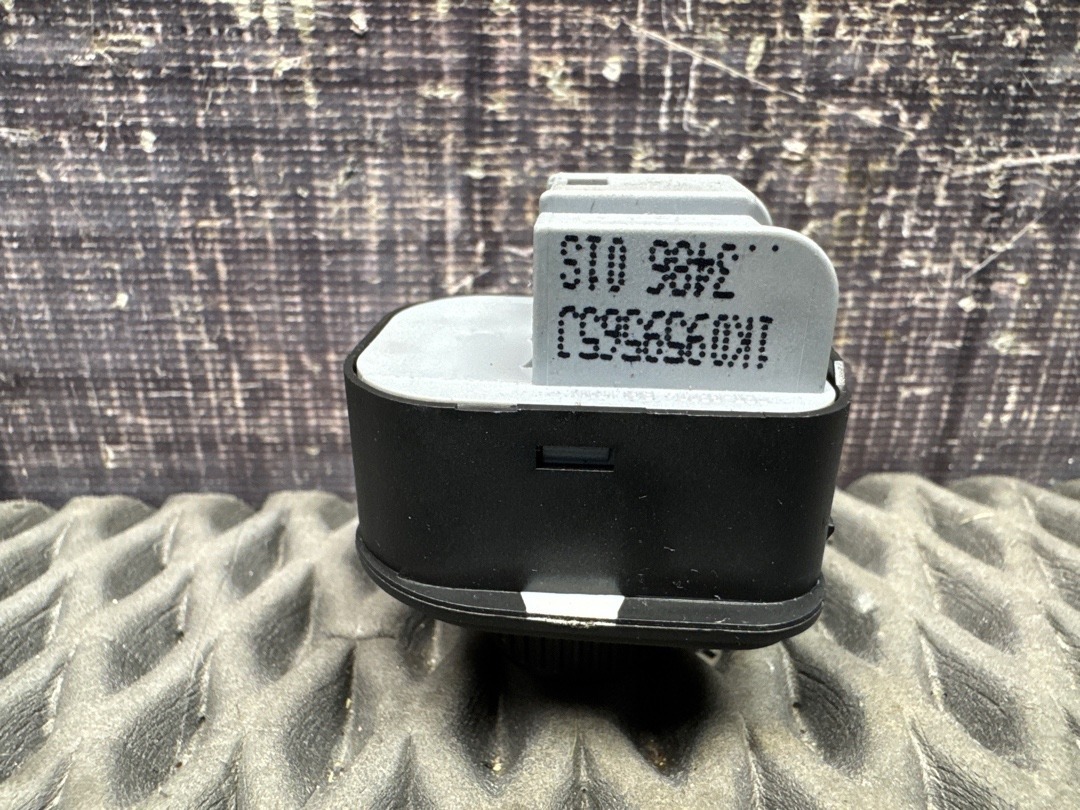 Кнопка регулировки зеркал, 1270 рублей, Красноярск