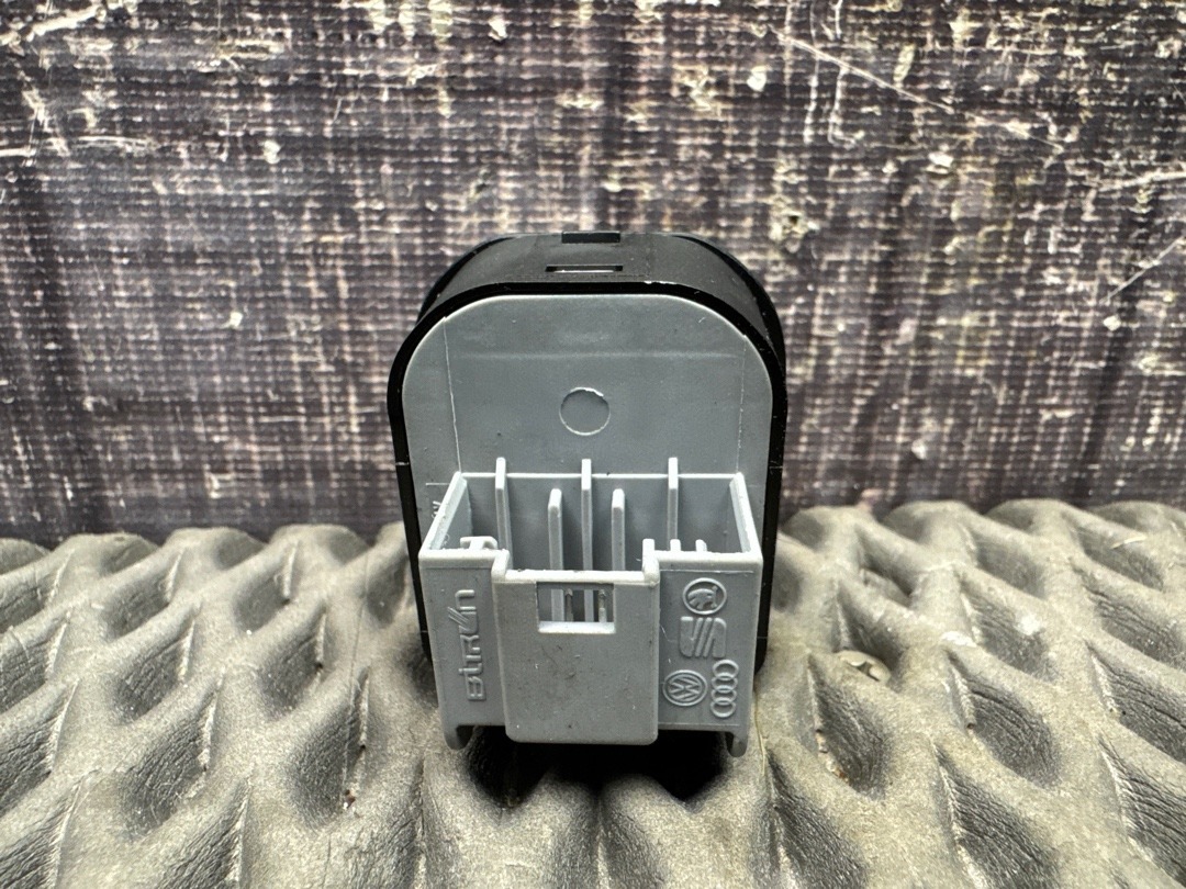 Кнопка регулировки зеркал, 1270 рублей, Красноярск