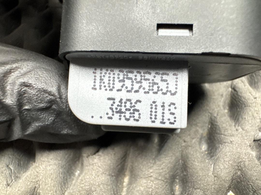 Кнопка регулировки зеркал, 1270 рублей, Красноярск