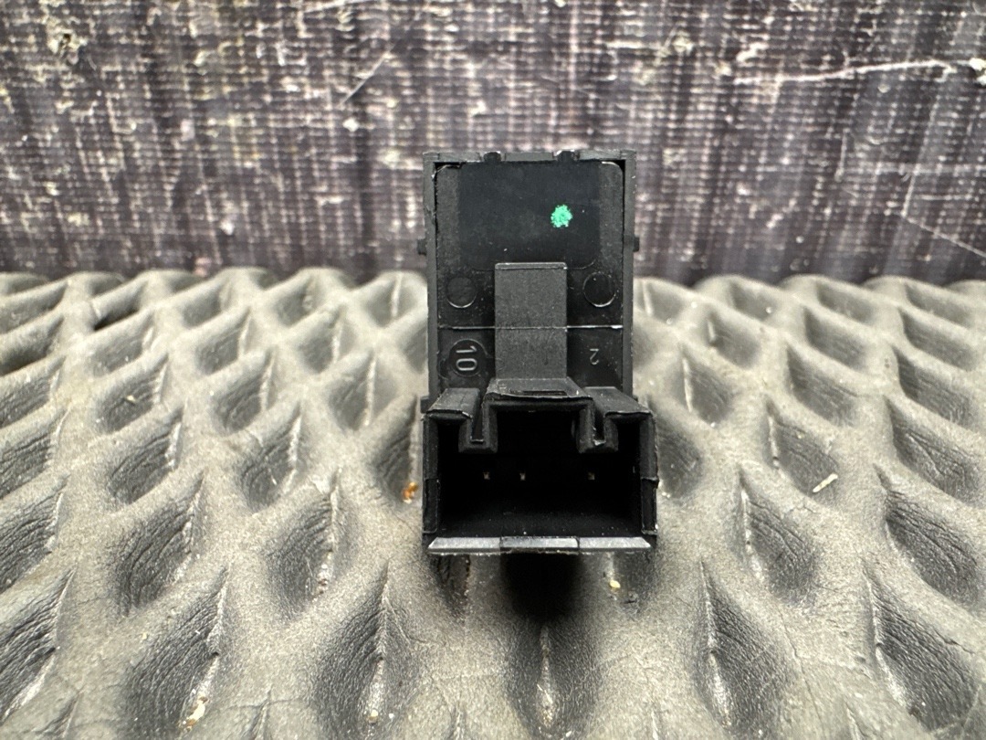 Кнопка стеклоподъемника, 730 рублей, Красноярск