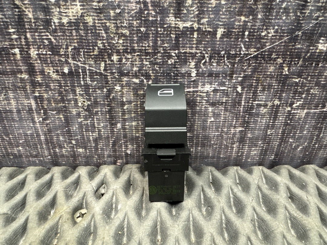 Кнопка стеклоподъемника, 730 рублей, Красноярск