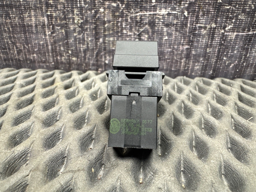 Кнопка стеклоподъемника, 730 рублей, Красноярск