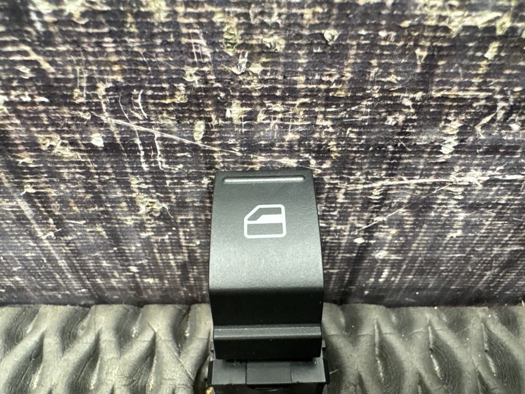 Кнопка стеклоподъемника, 730 рублей, Красноярск