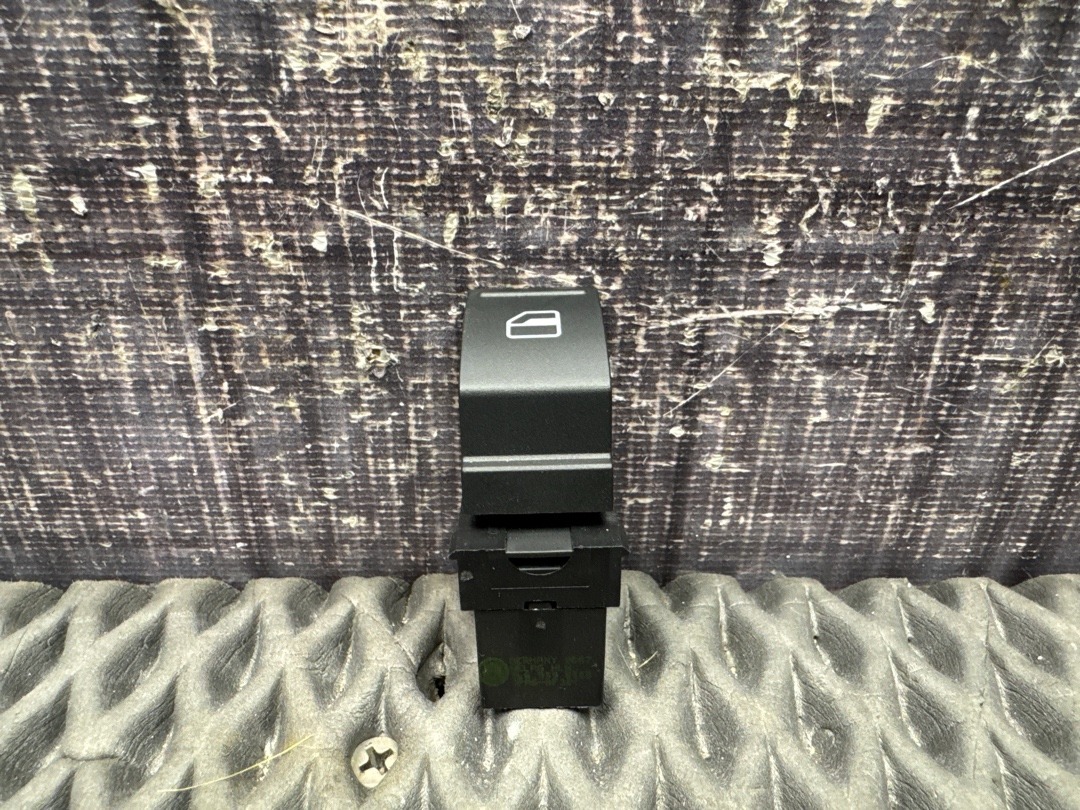 Кнопка стеклоподъемника, 730 рублей, Красноярск